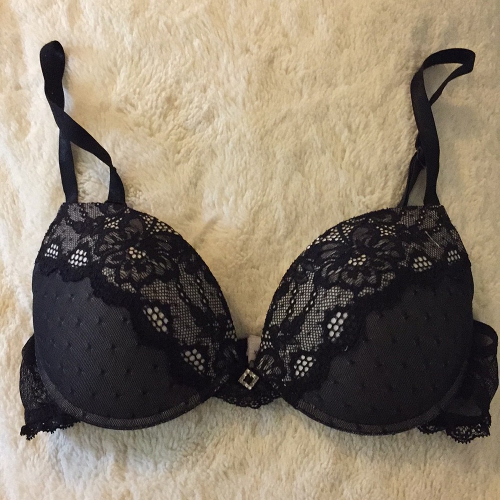 Black lacy push up bra